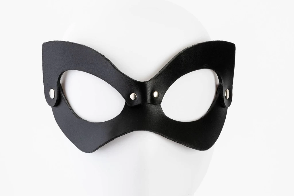 Verona Cat Eye Mask By Liberator Leather - Image 4